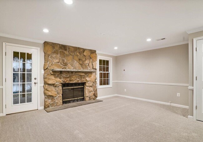 Building Photo - Gorgeous End Unit townhouse with WATER VIEWS ready mid August!