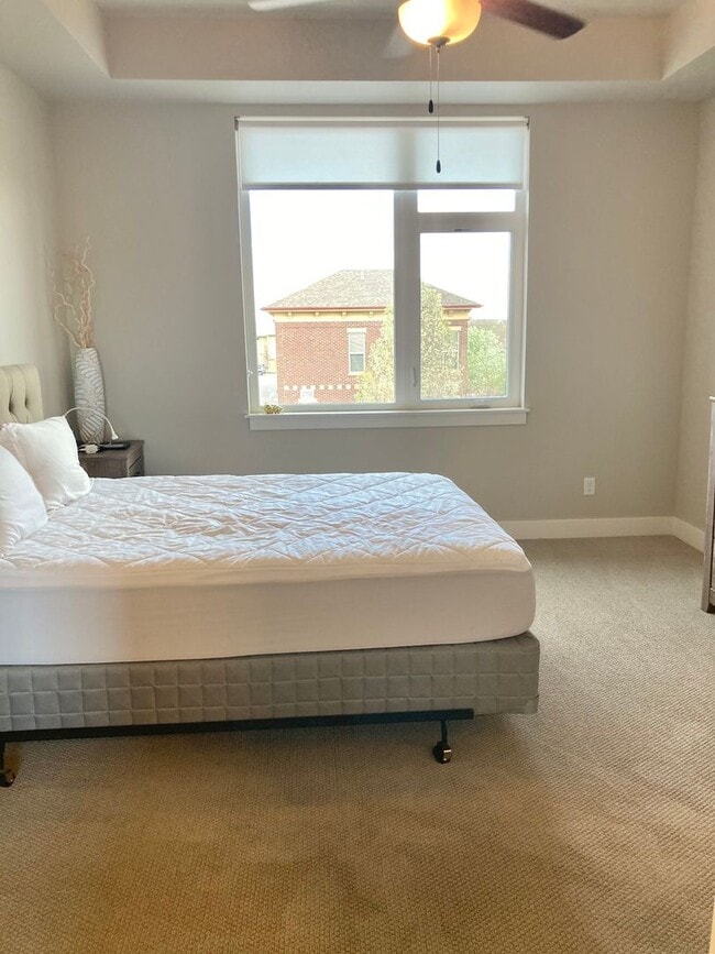 Building Photo - Spacious 3-Bed, 2-Bath Condo in the Desirable Rigden Farm Area