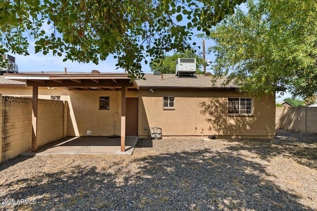 Building Photo - 6713 N 63rd Ave