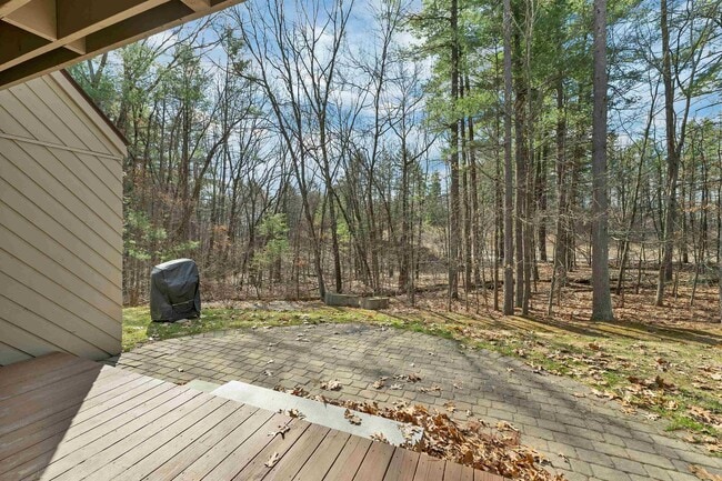 Building Photo - 32 Suffolk Ct