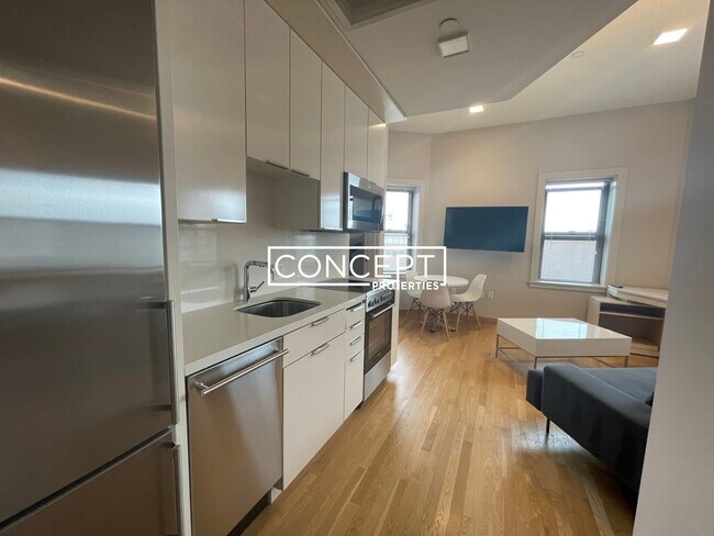 Building Photo - 115 Mt Auburn St