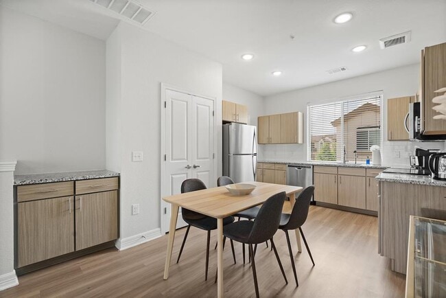 Building Photo - 1201 W Whitestone Blvd