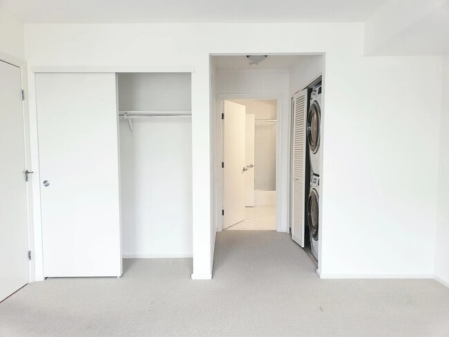 Building Photo - 8100 Oceanview Terrace