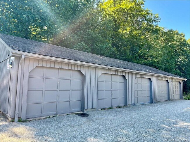 Building Photo - 266 Conestoga Way