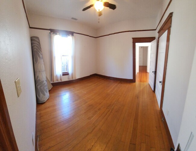 Building Photo - Islay Street  770-774