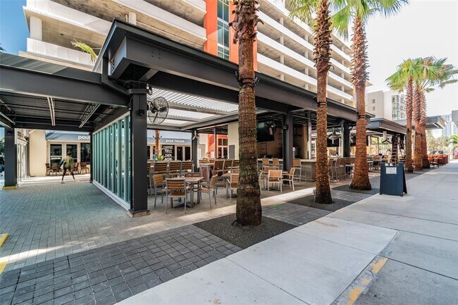 Building Photo - 1208 E Kennedy Blvd