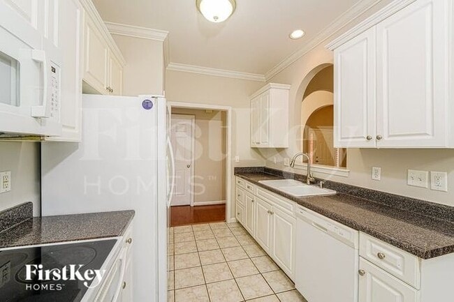 Building Photo - 417 Waterford Dr