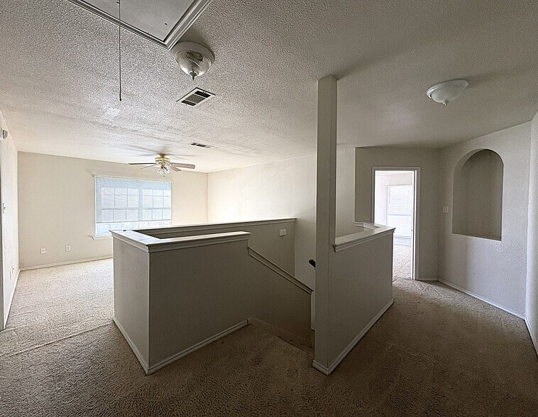 Building Photo - 2313 Modoc Dr