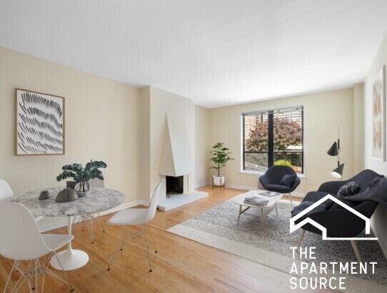 Primary Photo - 1427 N Dearborn St