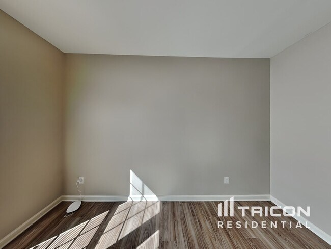 Building Photo - 152 Crestwood Dr