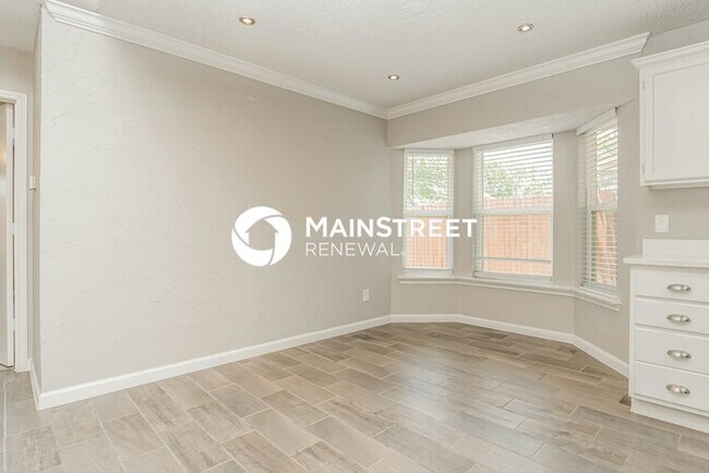 Building Photo - 3 Bedroom Pet-Friendly Home in Arlington, TX with Main Street Renewal