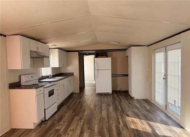 Building Photo - 804 Vagabond Dr