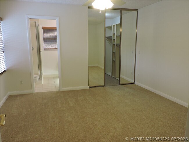 Building Photo - 2865 SW Lakemont Pl
