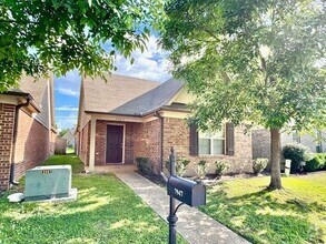 Building Photo - Now Leasing a 3 Bedroom 2 Bath Home in Sou...