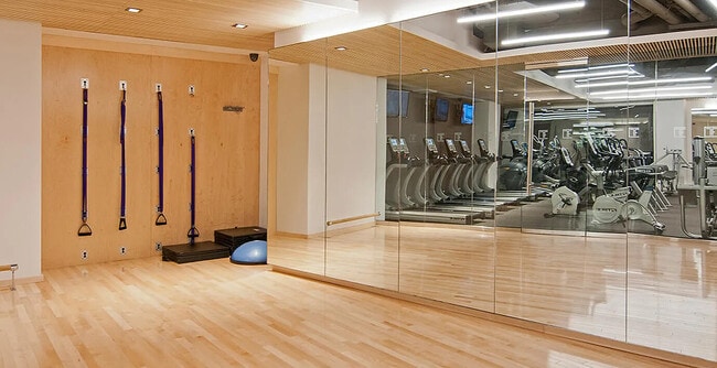 Building Photo - 45 William St