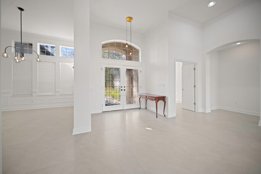 Building Photo - 10061 Vineyard Lake Rd E