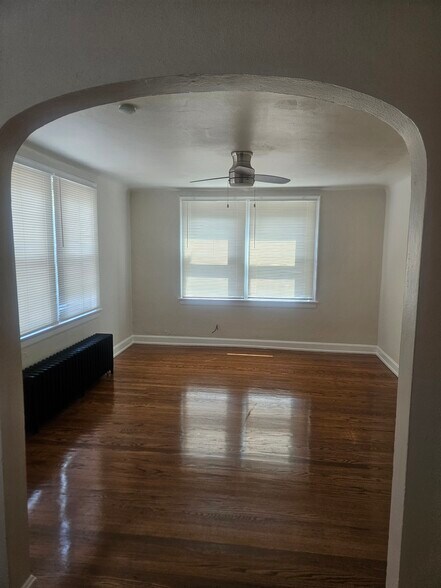 Building Photo - 1735 Highland Ave