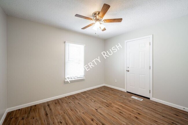 Building Photo - 169 Everglades Blvd