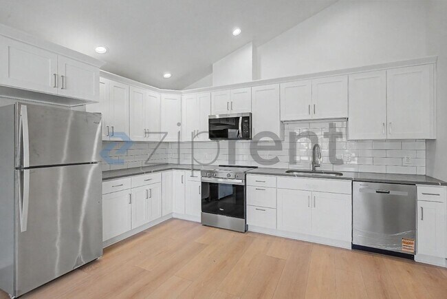 Building Photo - Unit 4327