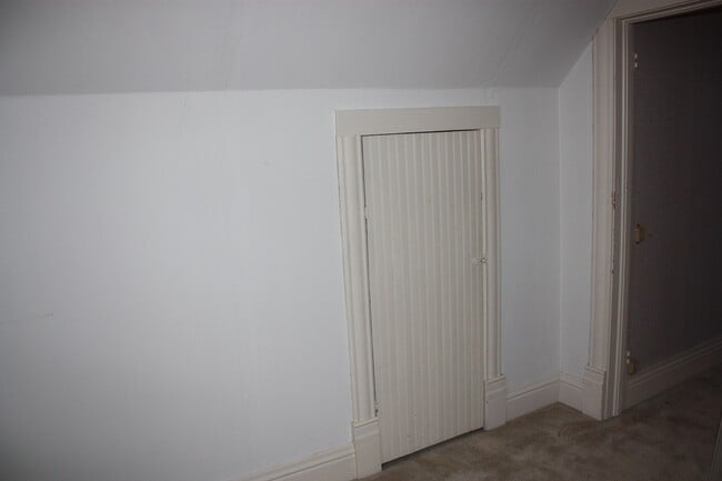 Building Photo - Acreage Nestled In City Of Pella