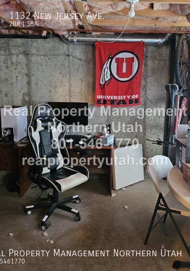Building Photo - 1132 150 W