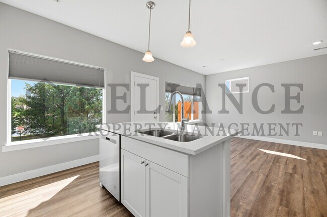 Building Photo - 4515 E 45th St N