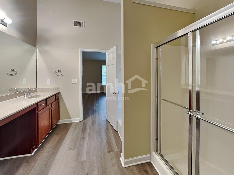 Building Photo - 1380 Grey Rock Way