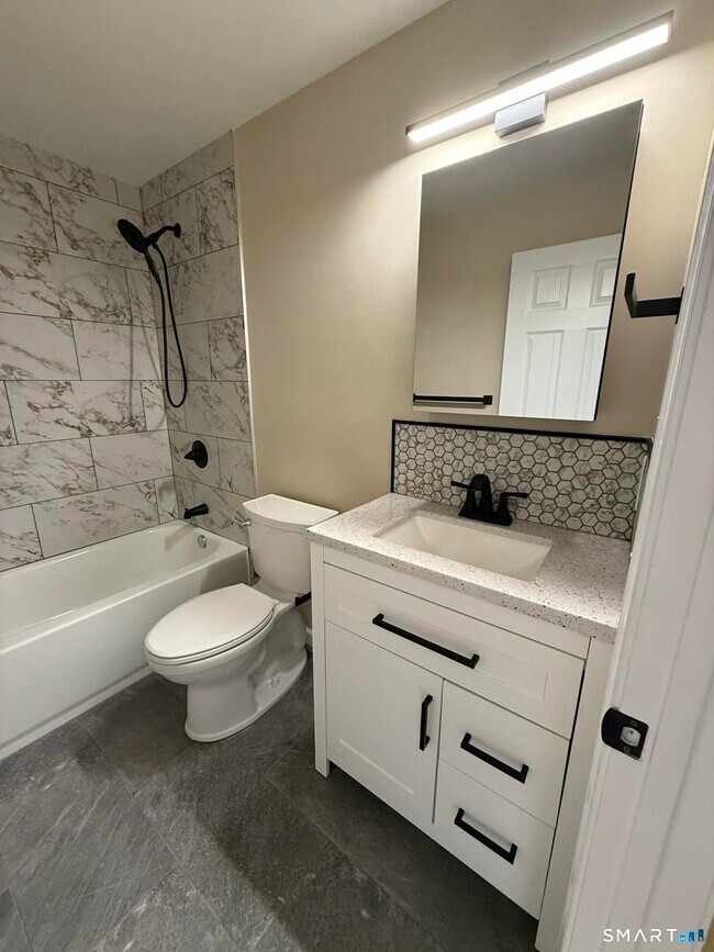 Building Photo - 1001 Old Colony Rd