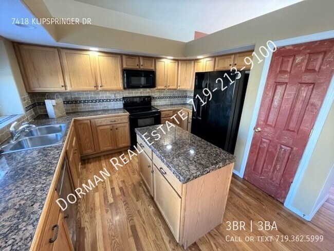 Building Photo - Open Concept 2 Story