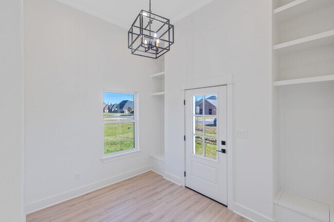 Building Photo - 927 Magdalena Street