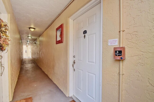 Building Photo - 5701 Riverside Dr