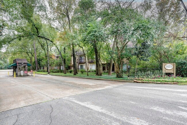 Building Photo - 11711 Memorial Dr