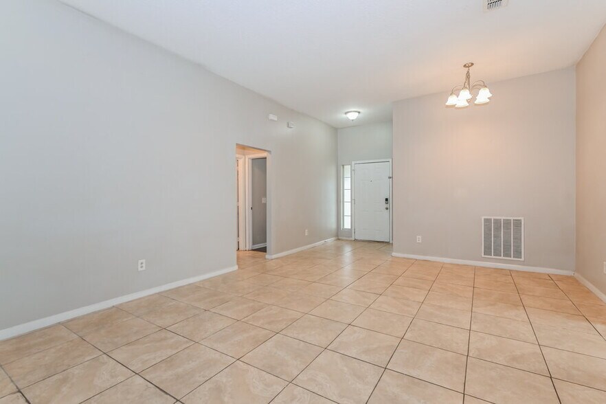 Building Photo - 6011 Fillyside Trail