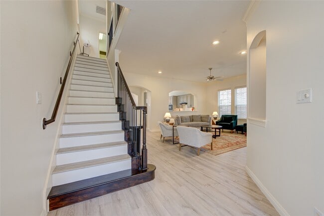 Building Photo - 1131 Sopris Dr