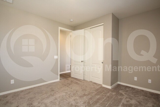 Building Photo - 17120 N 9th Pl