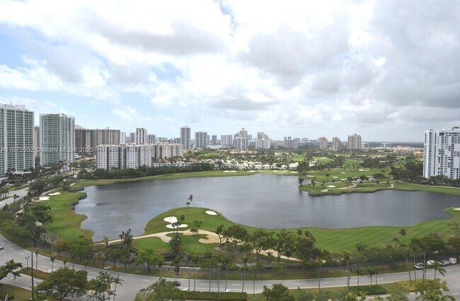 Building Photo - 3701 N Country Club Dr