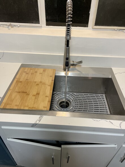 Kitchen - 1226 S Longwood Ave