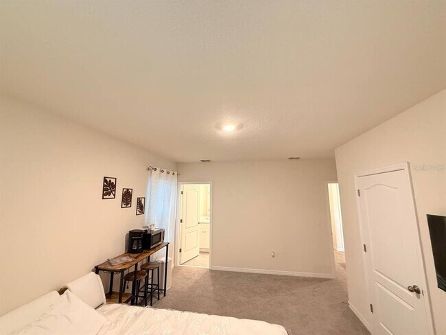 Building Photo - 2333 Penguin Blvd