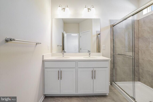 Building Photo - 421 Ensemble Wy