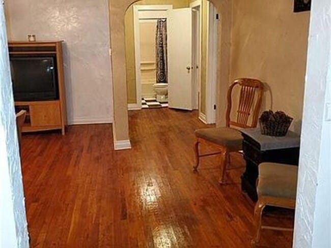 Building Photo - 3 bedroom 1 bath