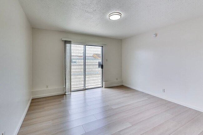 Building Photo - Beautiful 4-Bedroom, 2-Bathroom Daly City Home for Rent