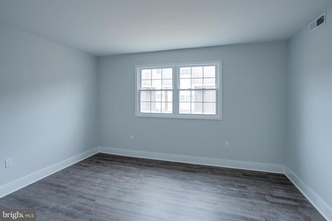 Building Photo - 20 Florence Tollgate