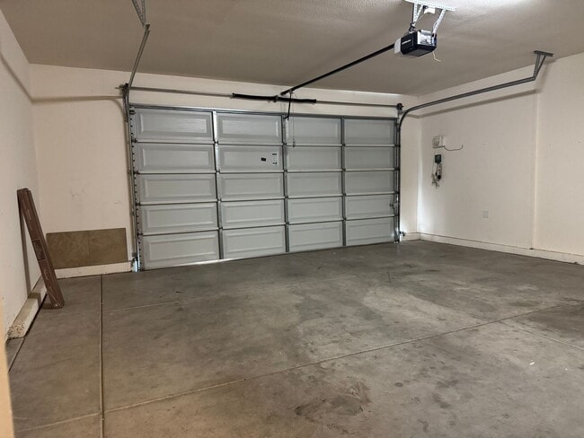 Building Photo - Beautiful 3 bedroom in Whitney Ranch