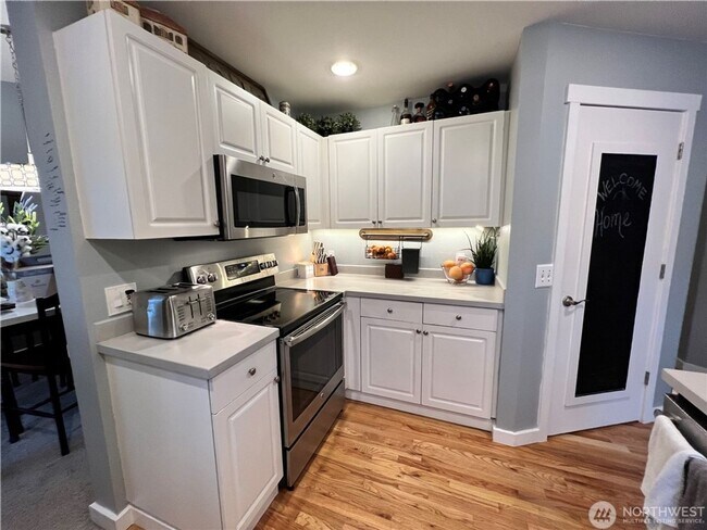 Building Photo - Gorgeous 4 bedroom house in Maple Valley