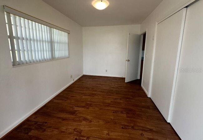 Building Photo - 3912 5th St Cir E