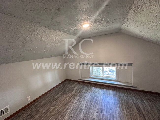 Building Photo - 223 Kentucky-