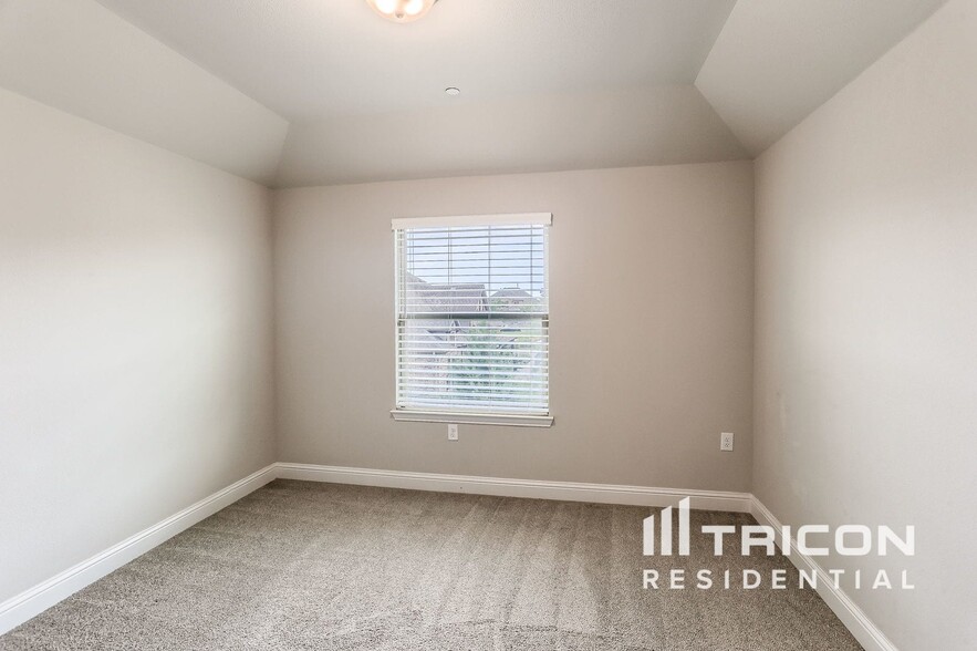 Building Photo - 4100 Pequin Dr