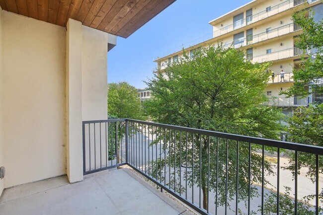 Building Photo - 908 Nueces St