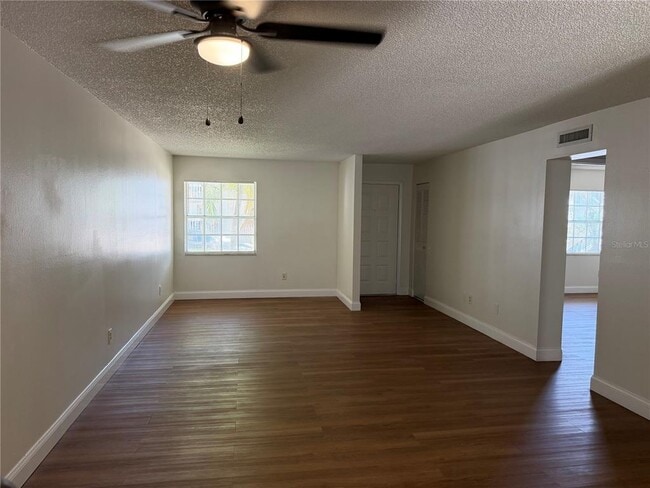 Building Photo - 4831 W McElroy Ave