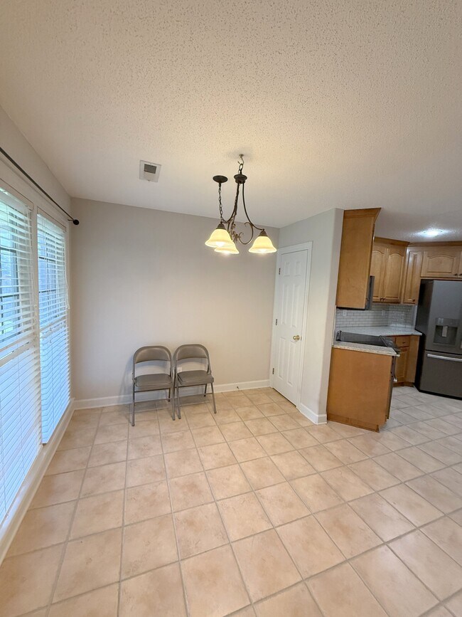 Building Photo - 238 Pebble Brook Dr